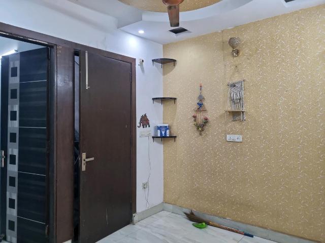 Flat for rent in Mohan Garden, Delhi