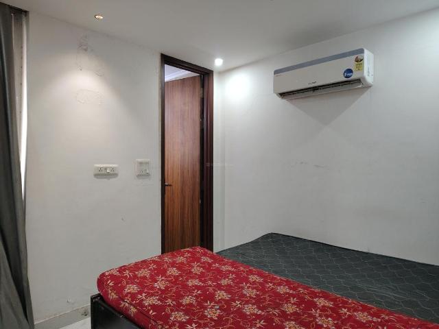 Flat for rent in South Delhi, Deri