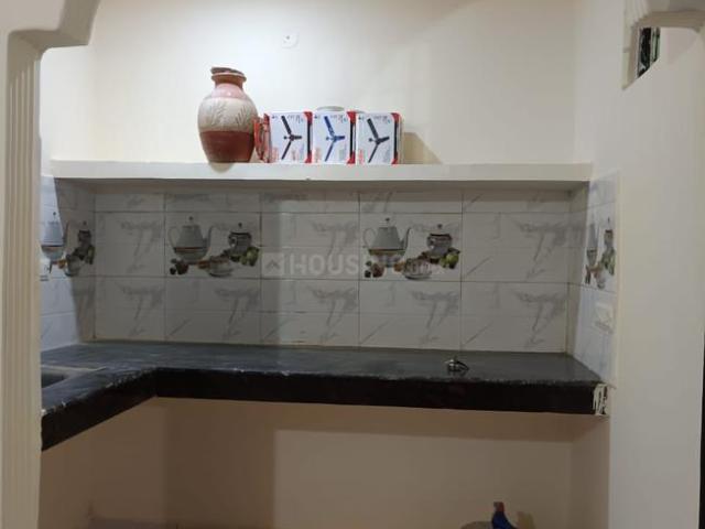 Flat for rent in East Delhi, Deri