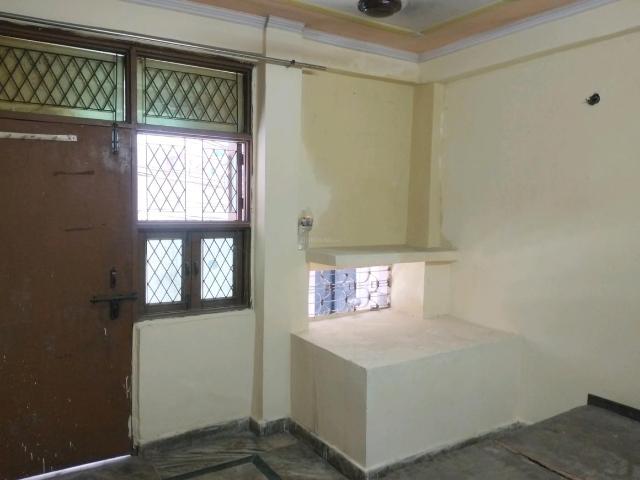 Flat for rent in East Delhi, Deri