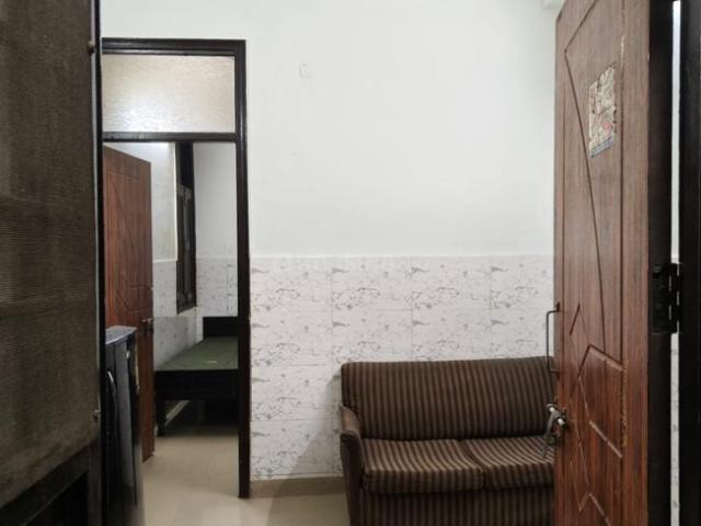 Flat for rent in East Delhi, Deri