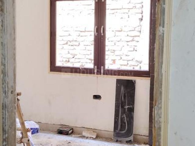 Flat for sale in East Delhi, Deri