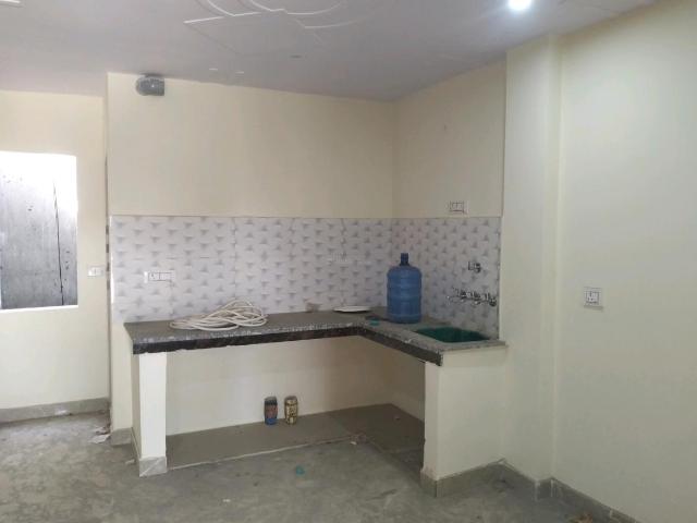 Flat for sale in East Delhi, Deri
