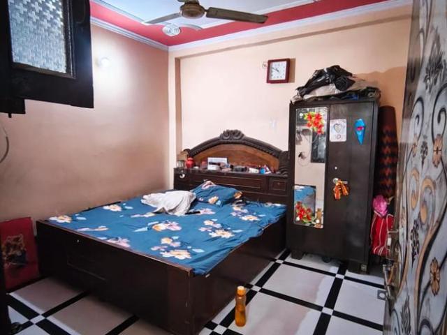 Flat for sale in East Delhi, Deri