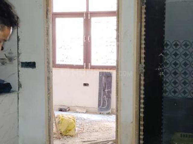 Flat for sale in East Delhi, Deri
