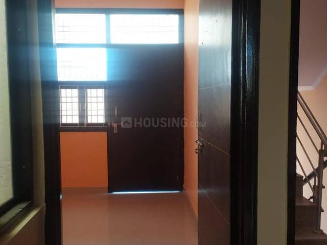 Flat for rent in South West Delhi, Deri