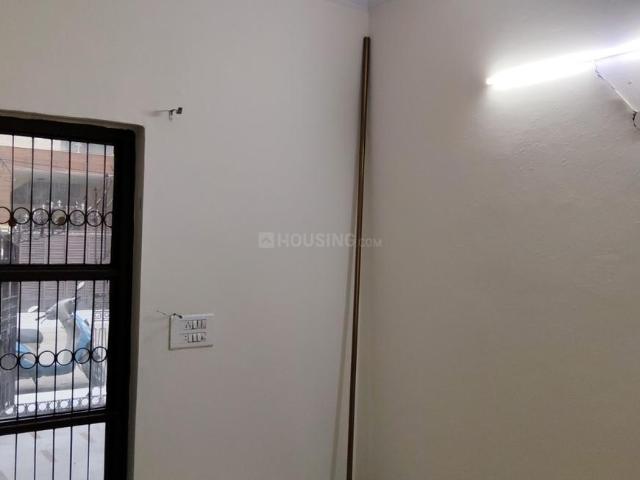 Flat for rent in West Delhi, Deri