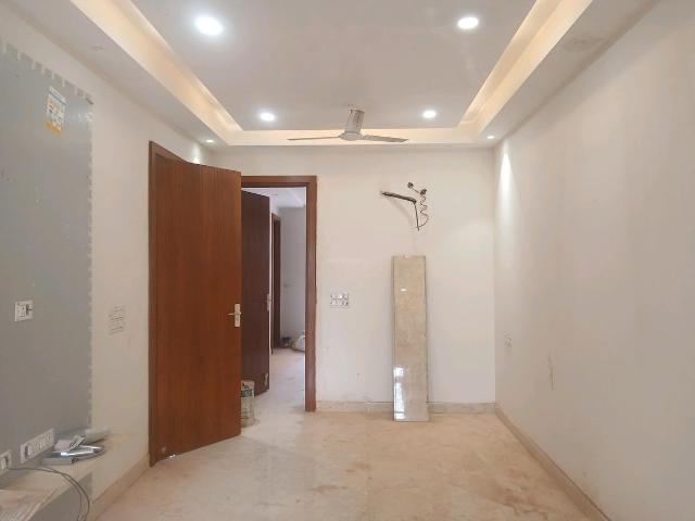 Flat for sale in West Delhi, Deri