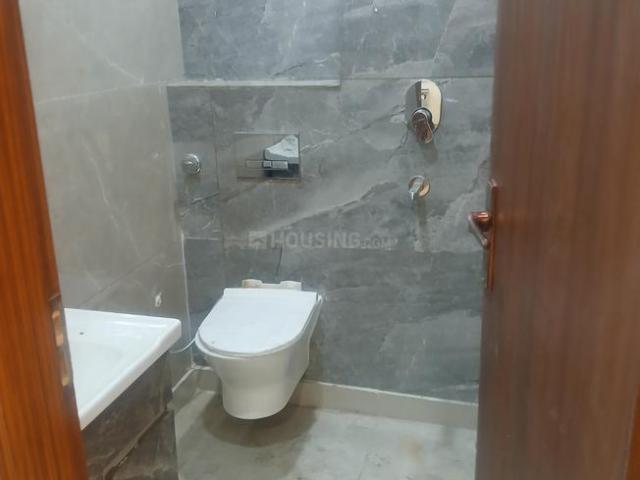 Flat for sale in West Delhi, Deri