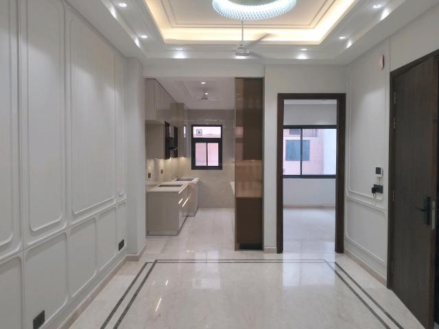 Flat for sale in West Delhi, Deri