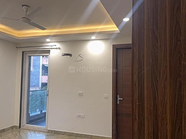 Flat for rent in Anand Parbat, Delhi