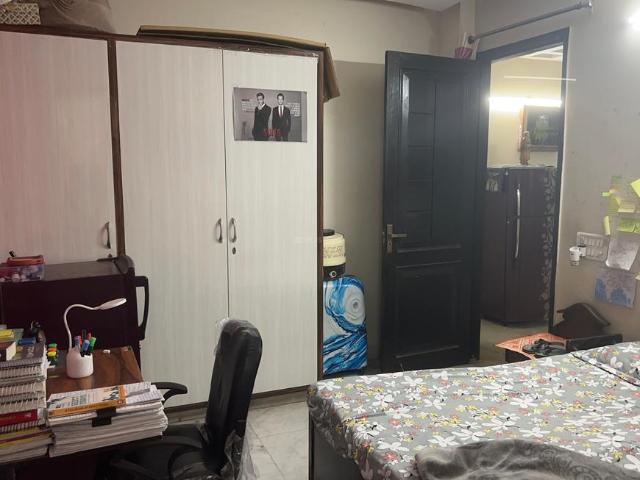 Flat for rent in West Delhi, Deri