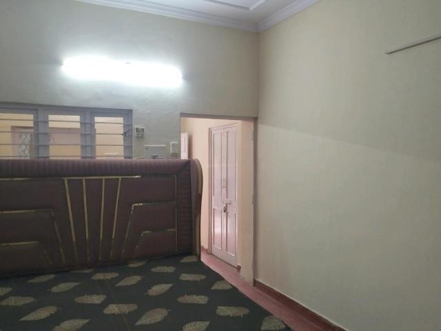 Flat for rent in West Delhi, Deri