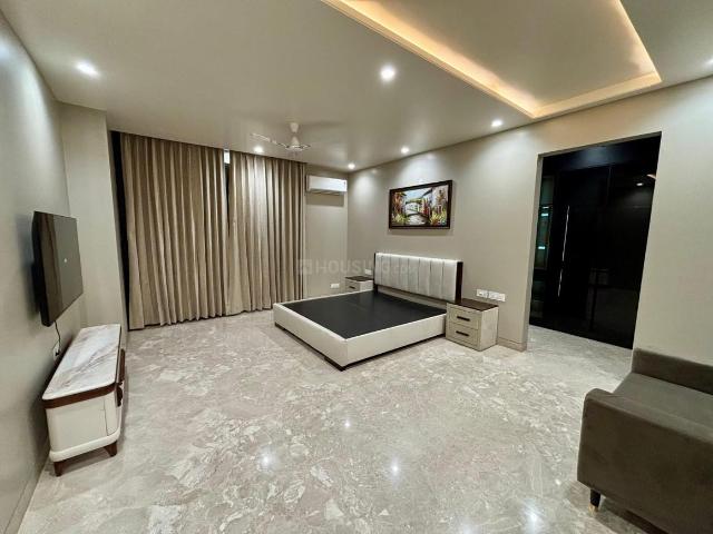 Flat for sale in Anand Parbat, Delhi