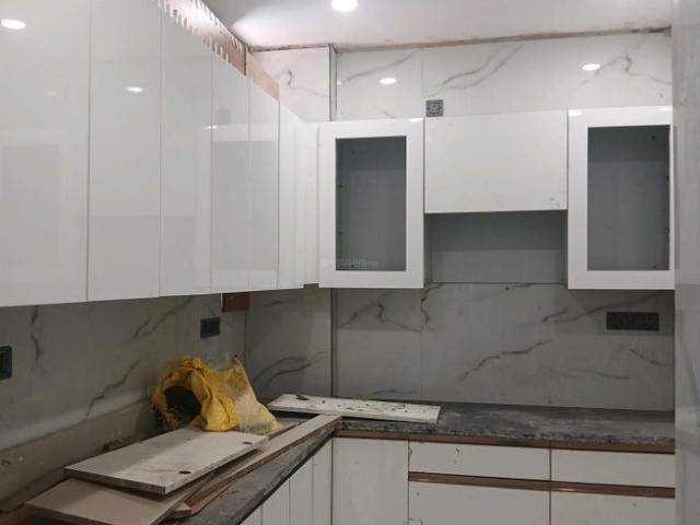Flat for sale in Anand Parbat, Delhi