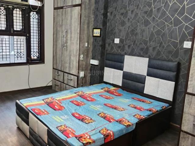 Flat for sale in Anand Parbat, Delhi