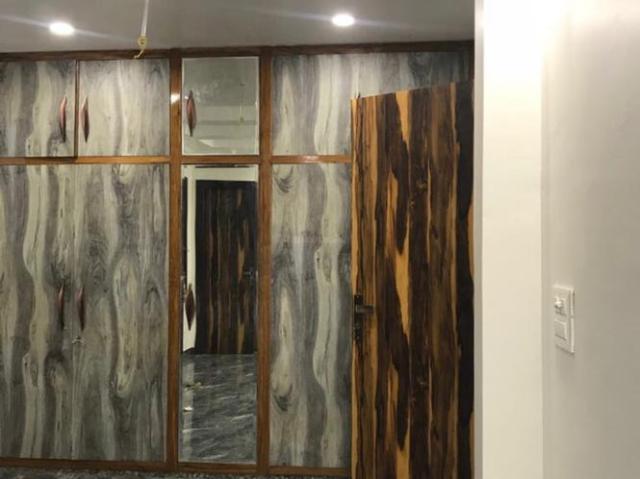 Flat for sale in Anand Parbat, Delhi