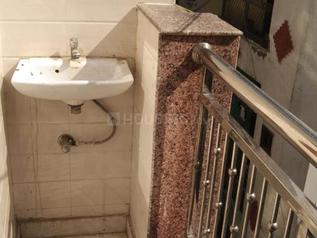 Flat for sale in East Delhi, Deri