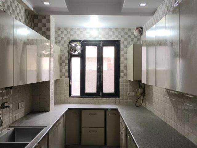 Flat for rent in Shalimar Bagh, Delhi