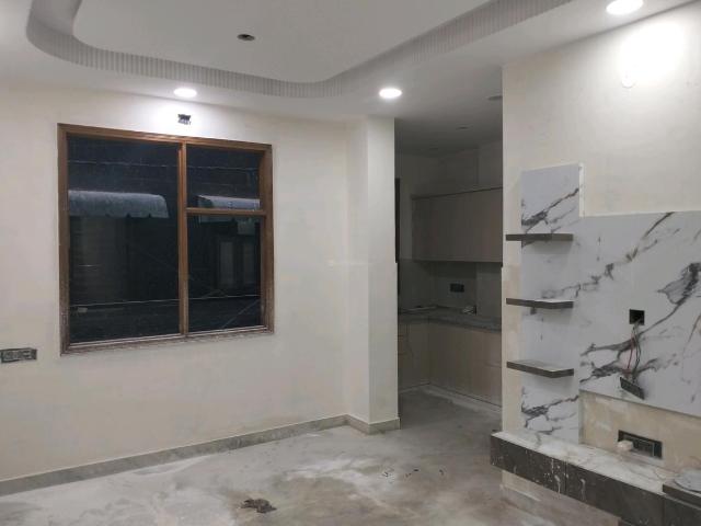 Flat for sale in North West Delhi, Deri