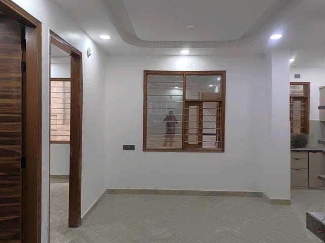 Flat for sale in North West Delhi, Deri