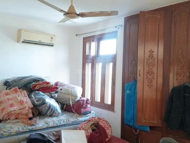 Flat for rent in West Delhi, Deri