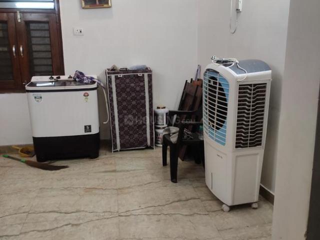Flat for rent in West Delhi, Deri
