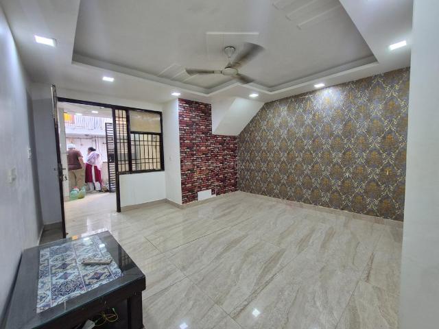 Flat for rent in Ramesh Nagar, Delhi