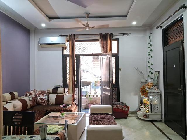 Flat for sale in West Delhi, Deri