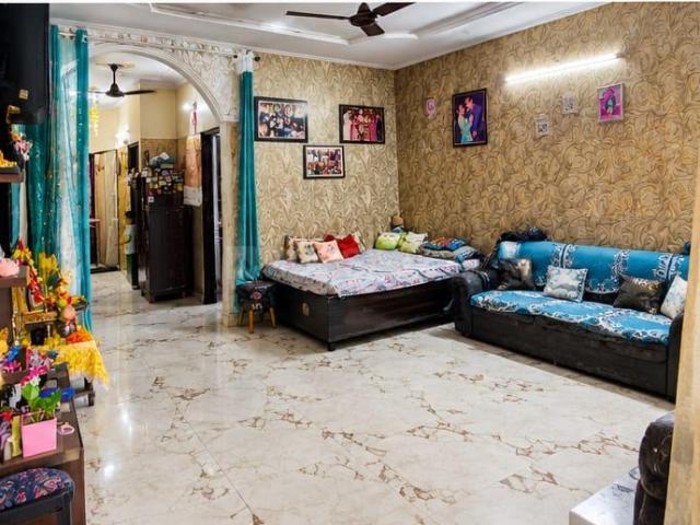 Flat for sale in Ramesh Nagar, Delhi