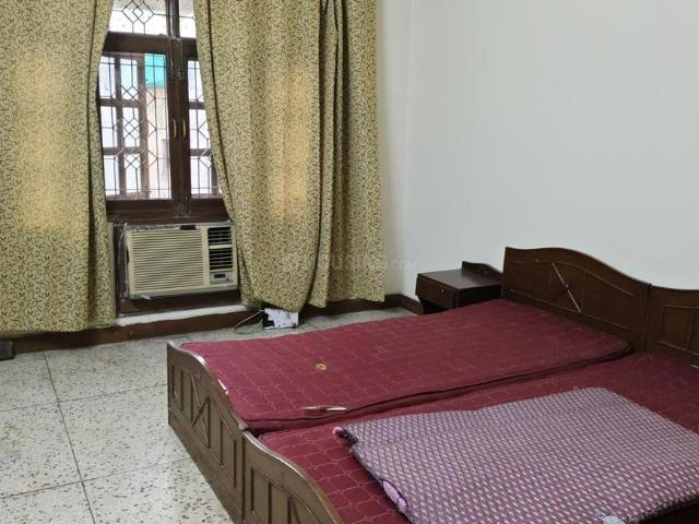 Flat for rent in South Delhi, Deri