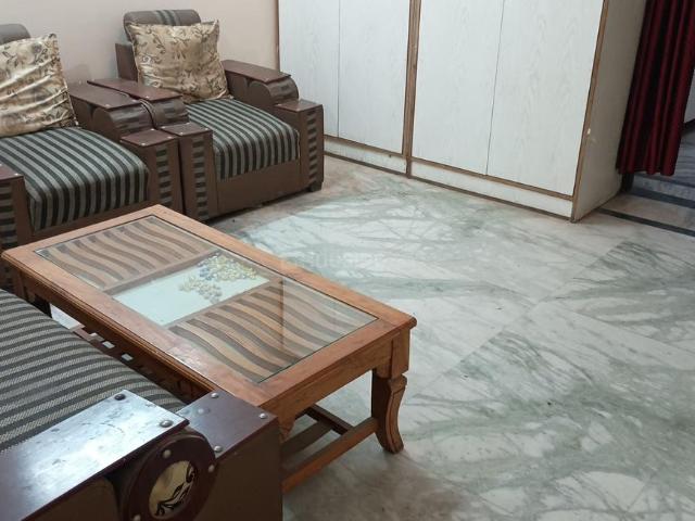 Flat for rent in Deri