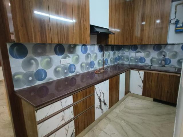 Flat for rent in Deri