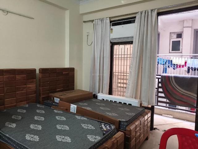 Flat for rent in Hazipur, Noida