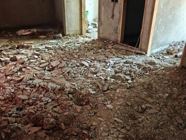Flat for sale in North West Delhi, Deri