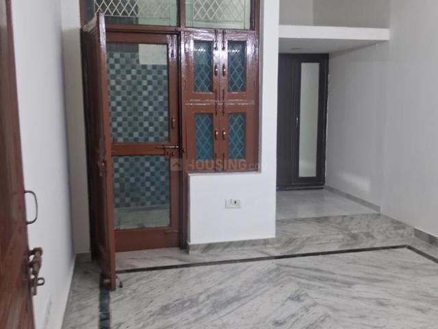 Flat for rent in Sector 122, Noida