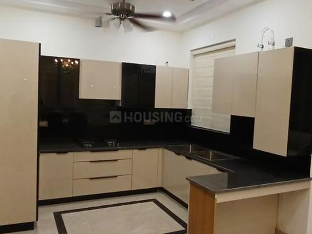 Flat for sale in Sector 127, Kharar