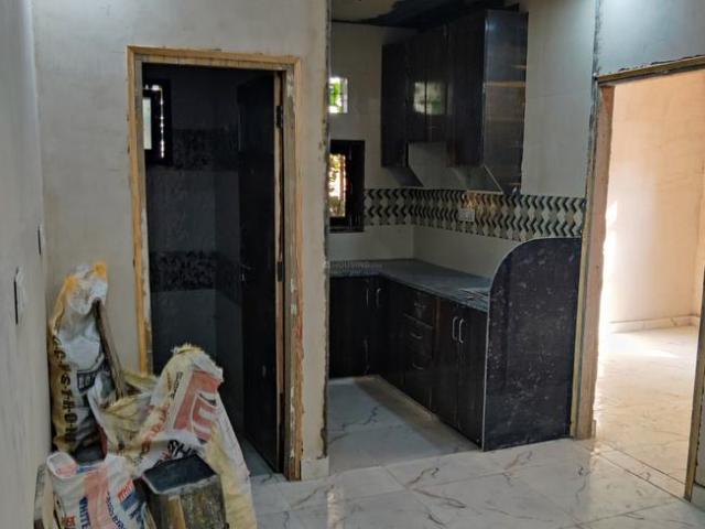 Flat for sale in North Delhi, Deri