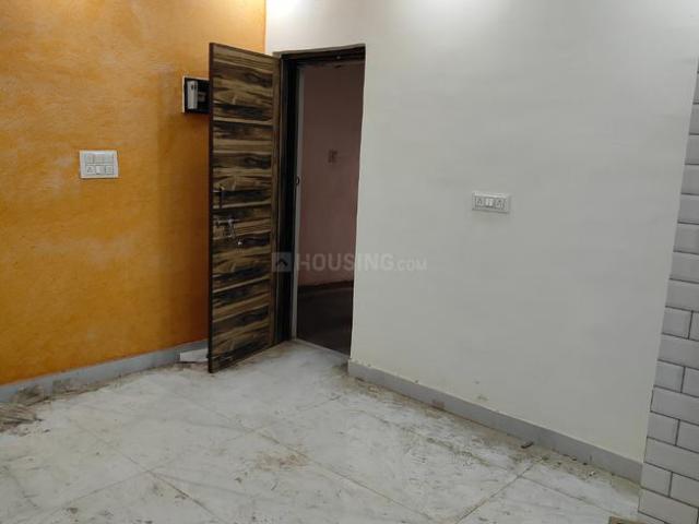 Flat for sale in North Delhi, Deri