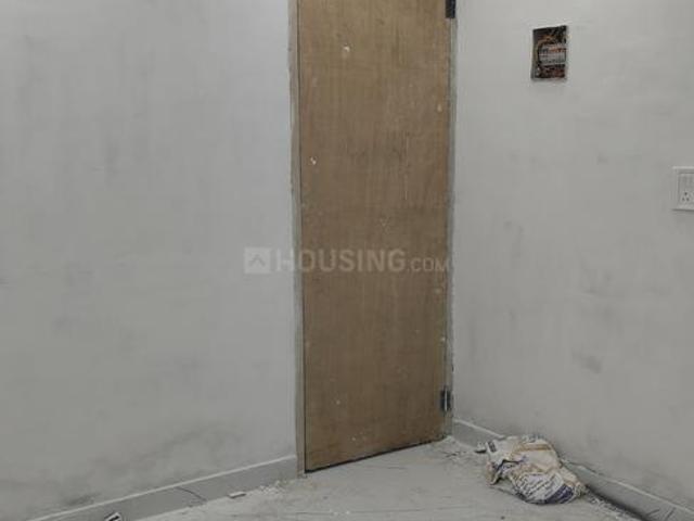 Flat for sale in North Delhi, Deri