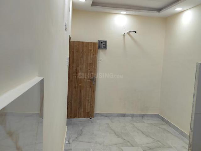 Flat for sale in North Delhi, Deri