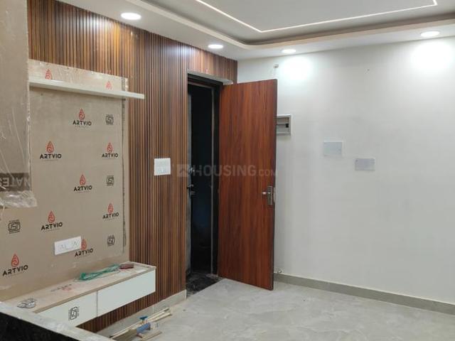 Flat for sale in North Delhi, Deri