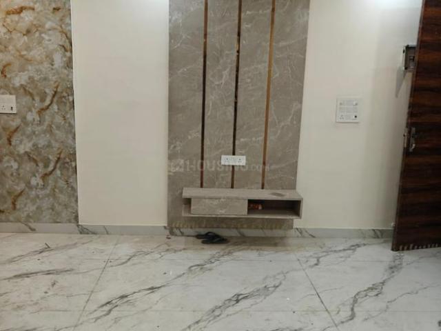 Flat for sale in North Delhi, Deri