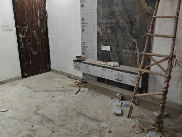 Flat for sale in North Delhi, Deri