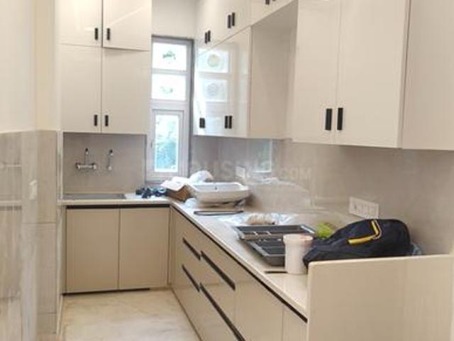 Flat for sale in North Delhi, Deri