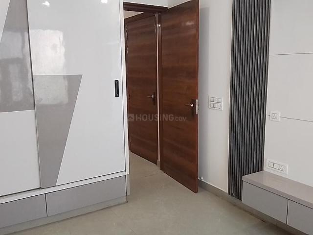 Flat for sale in North Delhi, Deri