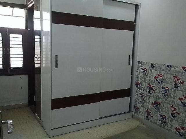 Flat for sale in North Delhi, Deri