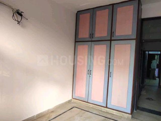 Flat for sale in North West Delhi, Deri