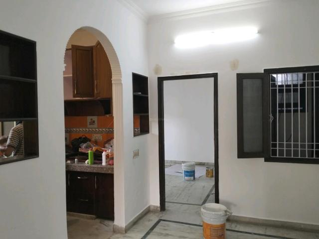Flat for rent in North West Delhi, Deri