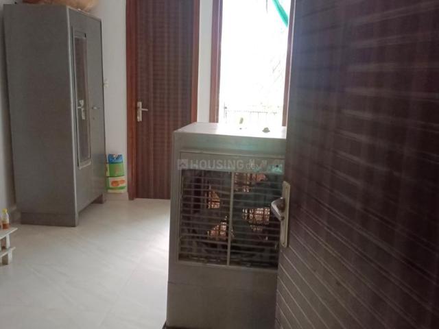 Flat for rent in North Delhi, Deri